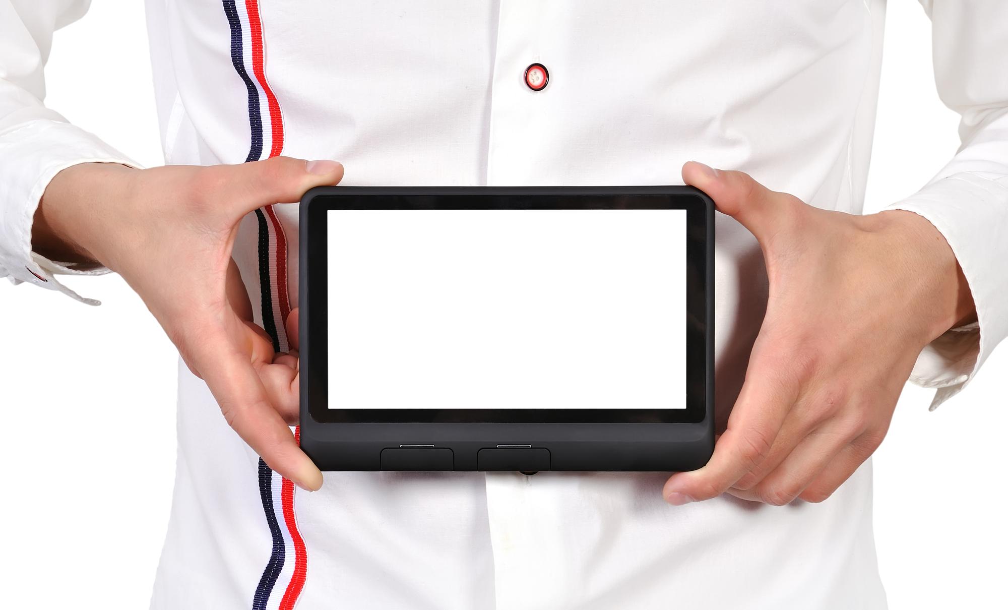 Chef digitale che mostra una ricetta veloce
